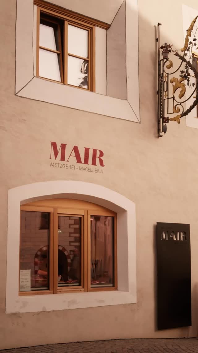 🇩🇪 Die Butchers of Southtyrol stellen sich vor: Zu Besuch bei der Metzgerei Mair in Glurns 🥩

🇮🇹 I Butchers of Southtyrol si presentano: In visita dalla Macelleria Mair a Glorenza 🥩
 
#butchersofsouthtyrol #bbq #meat #handwerk #artistry metzgersüdtirol bettertogether