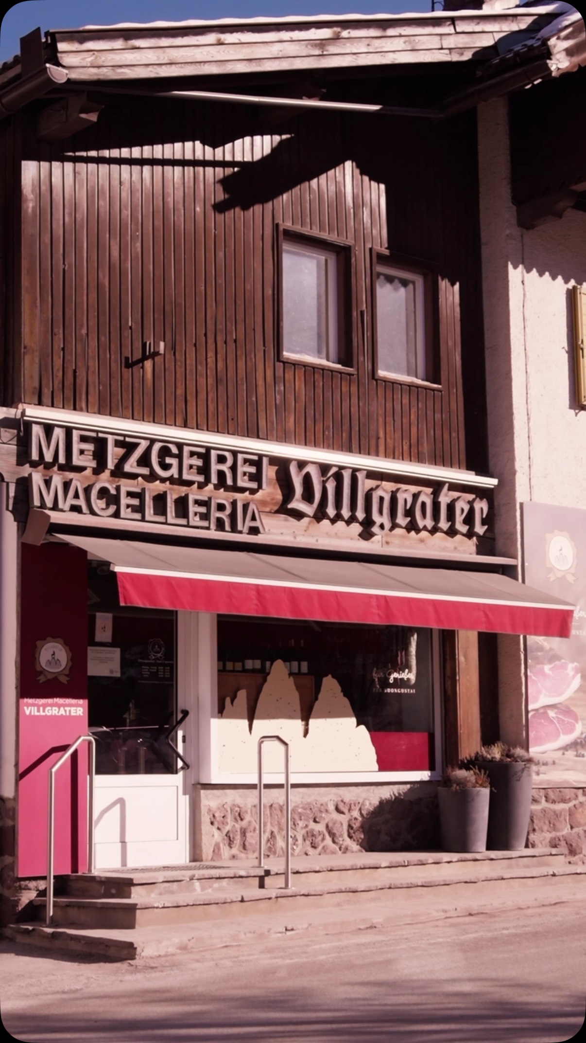 🇩🇪 Die Butchers of Southtyrol stellen sich vor: Zu Besuch bei Metzgerei Villgrater in Sexten 🥩

🇮🇹 I Butchers of Southtyrol si presentano: In visita dalla Macelleria Villgrater a Sesto. 🥩
 
#butchersofsouthtyrol #bbq #meat #handwerk #artistry metzgersüdtirol bettertogether