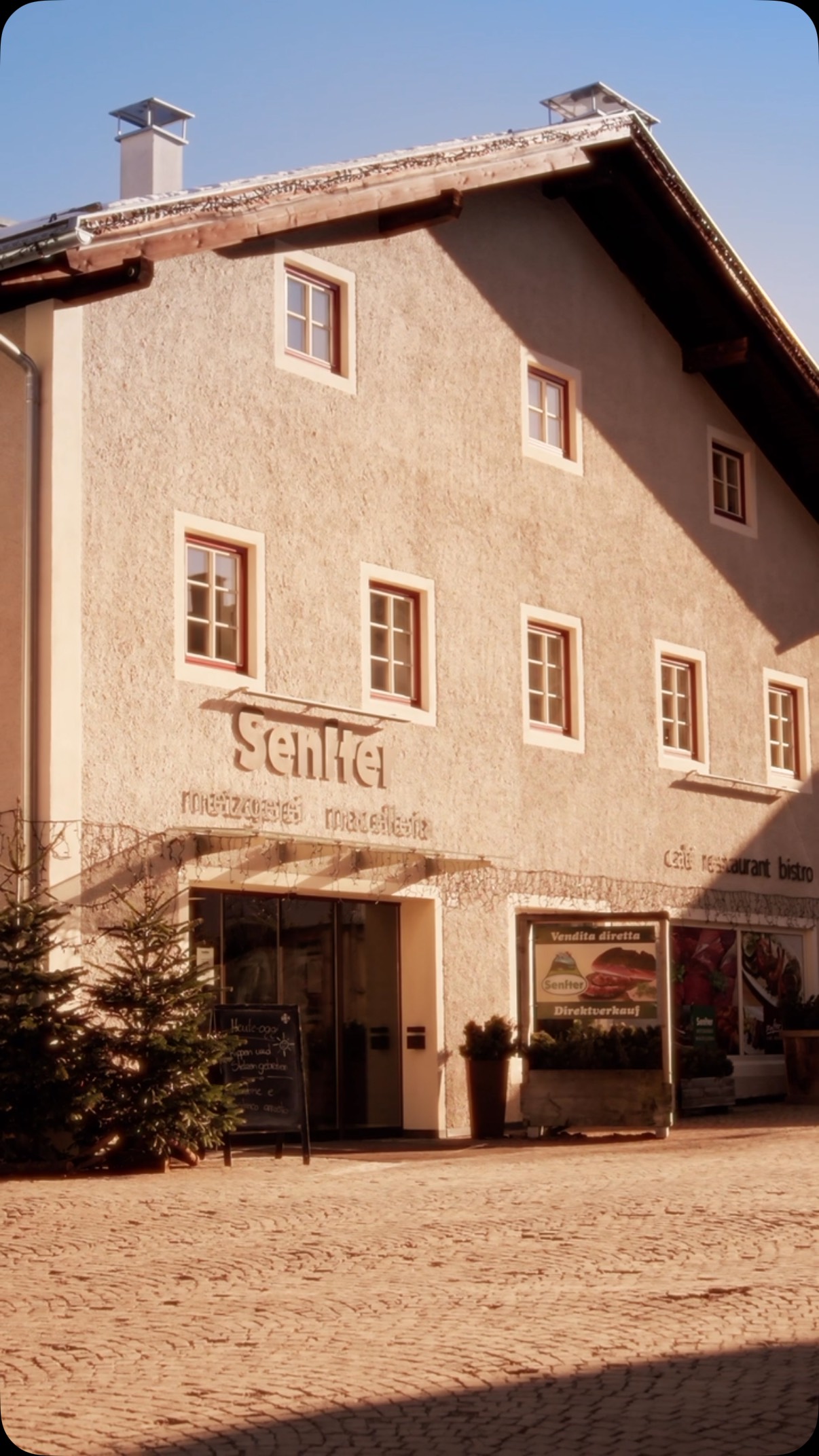 🇩🇪 Die Butchers of Southtyrol stellen sich vor: Zu Besuch bei der Metzgerei Senfter in Innichen 🥩

🇮🇹 I Butchers of Southtyrol si presentano: In visita dalla Macelleria Senfter a San Candido. 🥩
 
#butchersofsouthtyrol #bbq #meat #handwerk #artistry metzgersüdtirol bettertogether