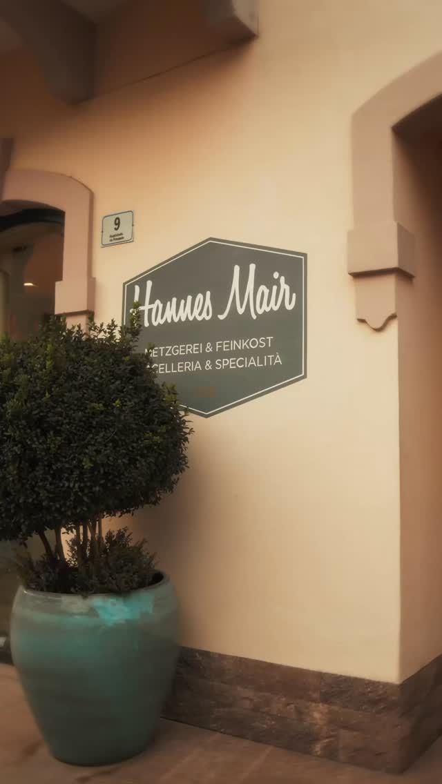 🇩🇪 Die Butchers of Southtyrol stellen sich vor: Zu Besuch bei der Metzgerei & Feinkost Hannes Mair in Terlan 🥩

🇮🇹 I Butchers of Southtyrol si presentano: In visita alla Macelleria Hannes Mair a Terlano. 🥩

#butchersofsouthtyrol #bbq #meat #handwerk #artistry metzgersüdtirol bettertogether